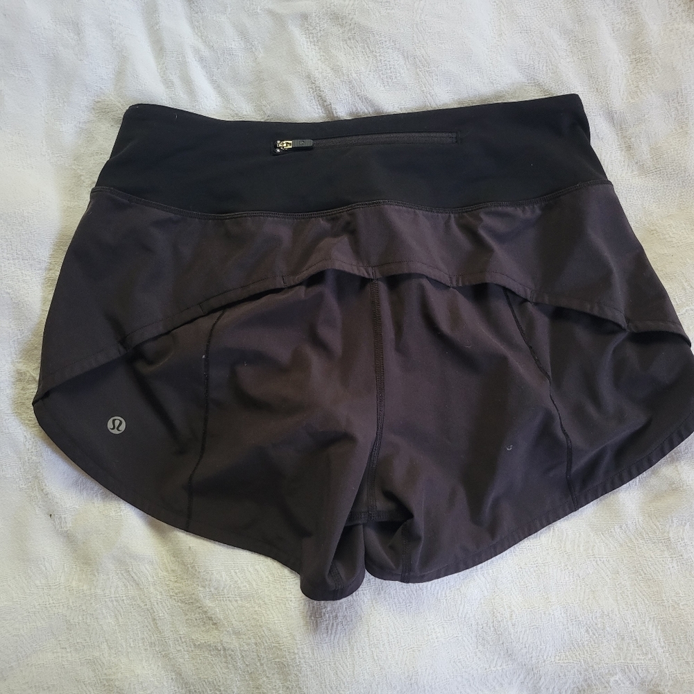 SOLD Size 6 Black Speed Up Short Midrise 4" Inseam